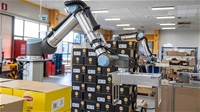 Bốc xếp hàng hóa trên pallet dễ dàng với robot cộng tác UR