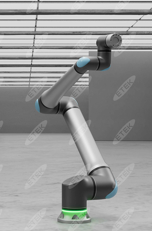 robot cong tac ur 20